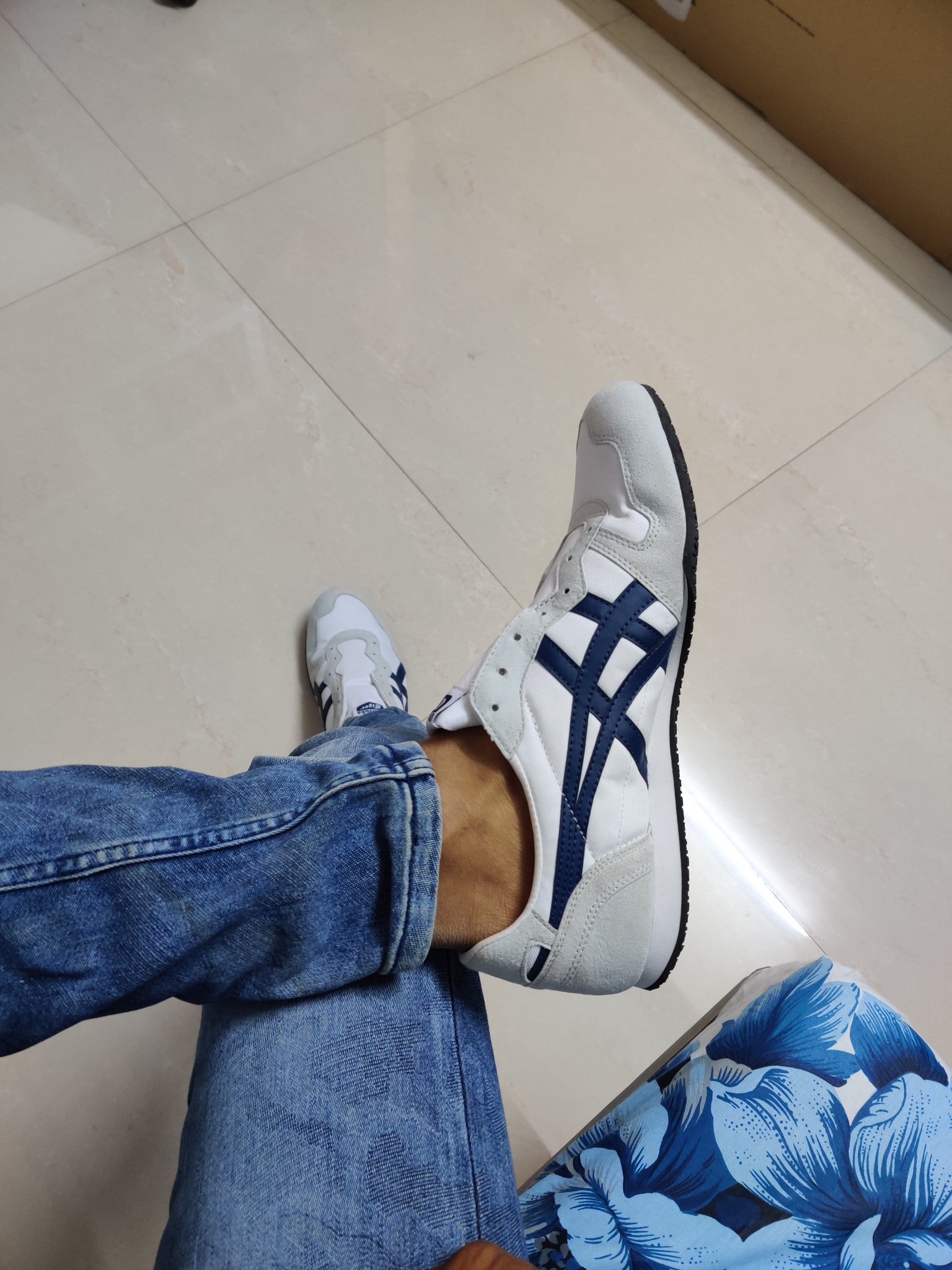 Saurabh Joshi on X Finally got my hands on OnitsukaTiger Serrano this is same style which is extensively worn by akshaykumar sir https t 4huND6fFFw X