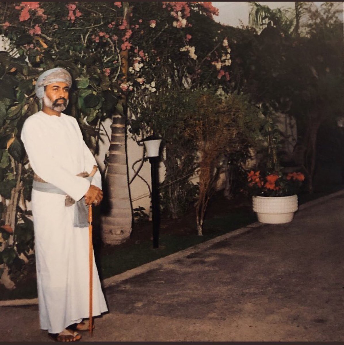 .الرحمة فوق القانون 
اللهم اجعل قبره روضة من رياض الجنة
 #قابوس_في_قلوبنا