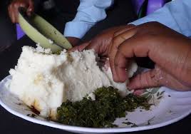 GhettoRadio895's tweet photo. #MamaNtilie 
Wewe hukula bora umeskia njaa, ama uko na time ya kukula?
#NiajeNiaje na @Browngal895 https://t.co/I2sARt4Dsn