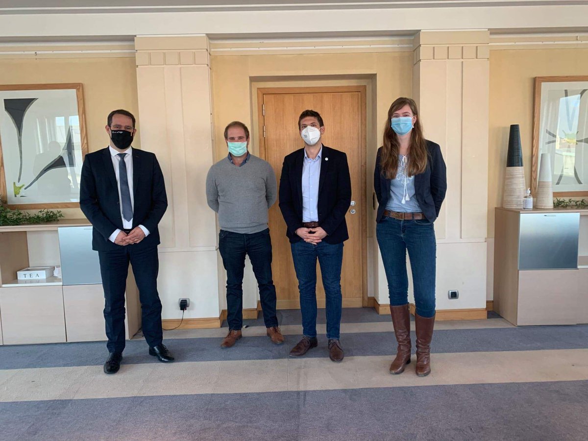 fja_be's tweet photo. Une délégation FJA a été reçue à Bruxelles par le Ministre Fédéral de l'Agriculture @DavidClarinval

👍 Un échange riche et constructif avec un ministre concerné par la cause agricole et determiné à être proactif afin d'assurer un revenu plus équitable aux agriculteurs ! https://t.co/u5ThLg5G3I