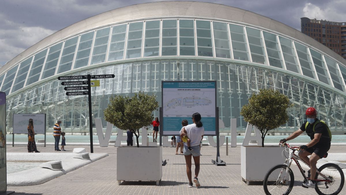 levante_emv's tweet photo. 🌤️ #València, elegida como la mejor ciudad en la que vivir https://t.co/RCCZr65hWc https://t.co/OuZrSV7HQl