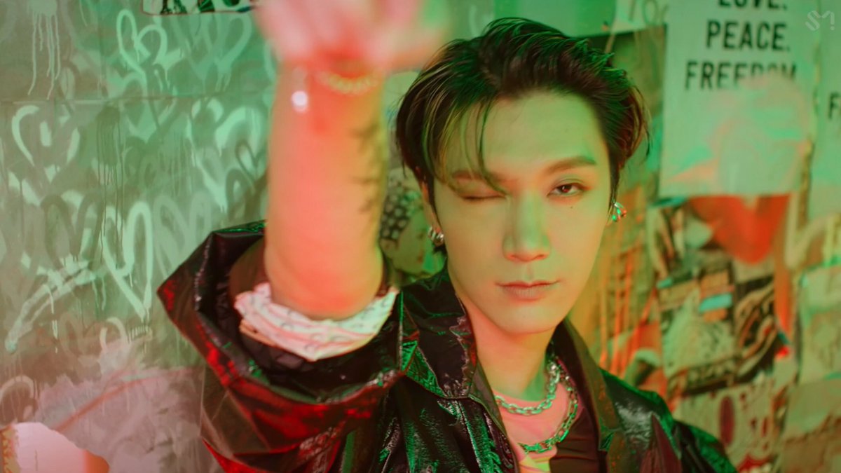 Fz_Fang's tweet image. ตัวแสบ เห็นรอยสักแว้บๆ เท่มาก 😭 #WorkIt_MV