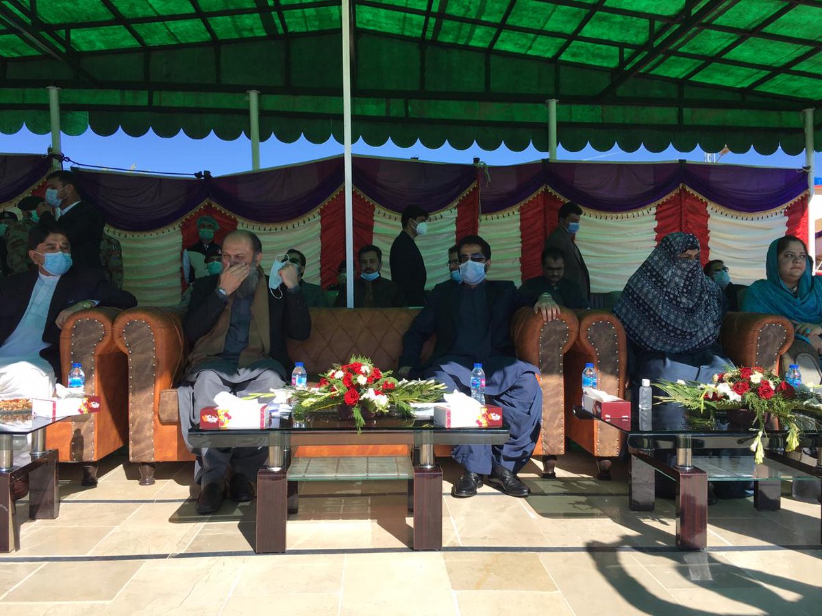 Info_Balochistn's tweet photo. #CM @jam_kamal inspecting #Passing_Out parade of #Inter District Levies Recruits at #Khuzdar #Balochistan 600 Levies soliders including 24 women of 9 districts of the province have completed their training. @LeviesHq @DgLevies @alishahjourno https://t.co/HVV4DaEIQf