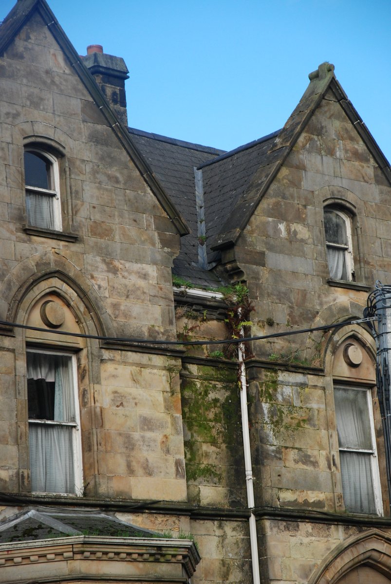 heritage_ni's tweet photo. **Tip 6: Love Your Gutters💧 - #MaintenanceWeekNI2020 #NationalGuttersDay #NationalGuttersDayNI**
It's National Gutters Day! If your gutters are not in good repair, water may be continually running down the facades of your building, and over time this can cause serious problems. https://t.co/oIjRE6YdOQ