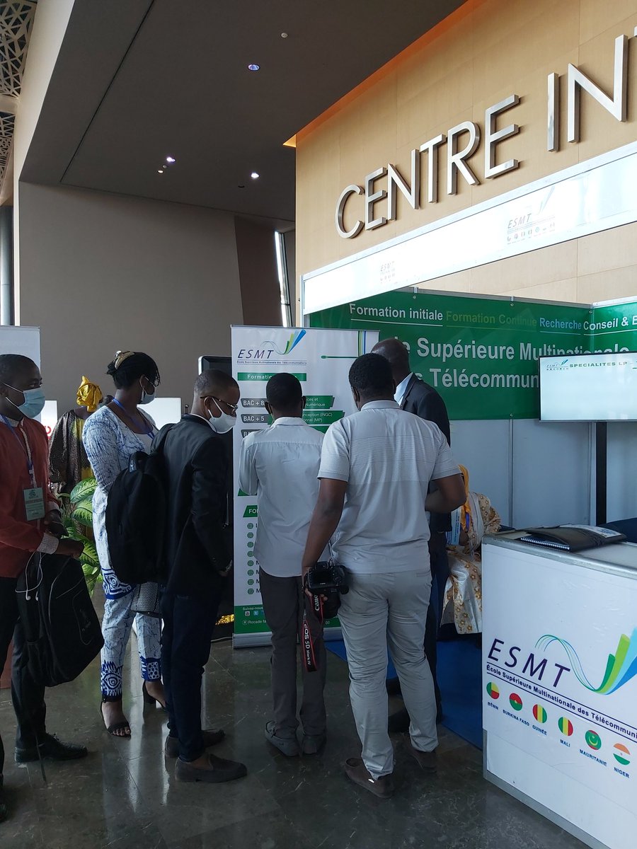 esmtdakar's tweet photo. L'équipe de l'ESMT présente au forum @numeriqueSN!
#dakar #senegal #forumdunumerique #kebetu #numerique https://t.co/rfWLK1WUvb