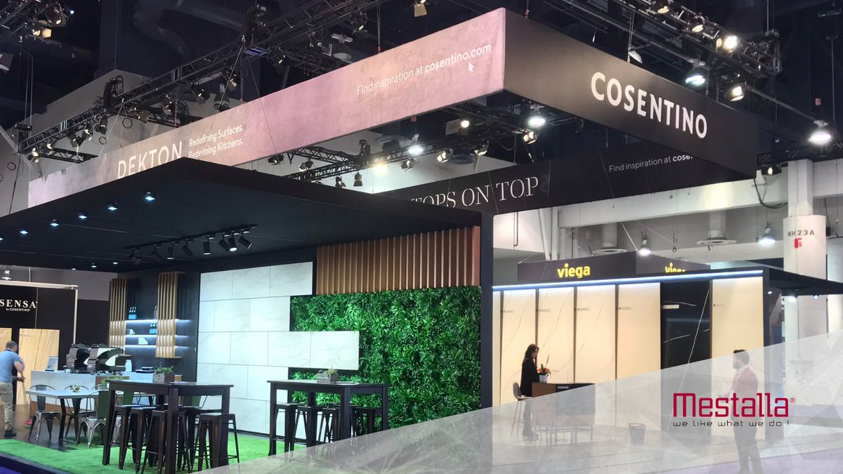 Desarrollamos diseños de stands de exhibición de alta calidad basados para que nuestro cliente pueda generar leads. Nuestros diseños de stand se presentan de forma memorable.
#welikewhatwedo
#stands #cosentino #fabricacion #logistica #montaje #desmontaje #feria #internacional