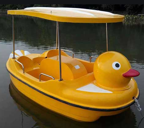 круг надувной rubber ducky. лодка уточка. машина в виде утки. лодка уточка. утка для плавания.