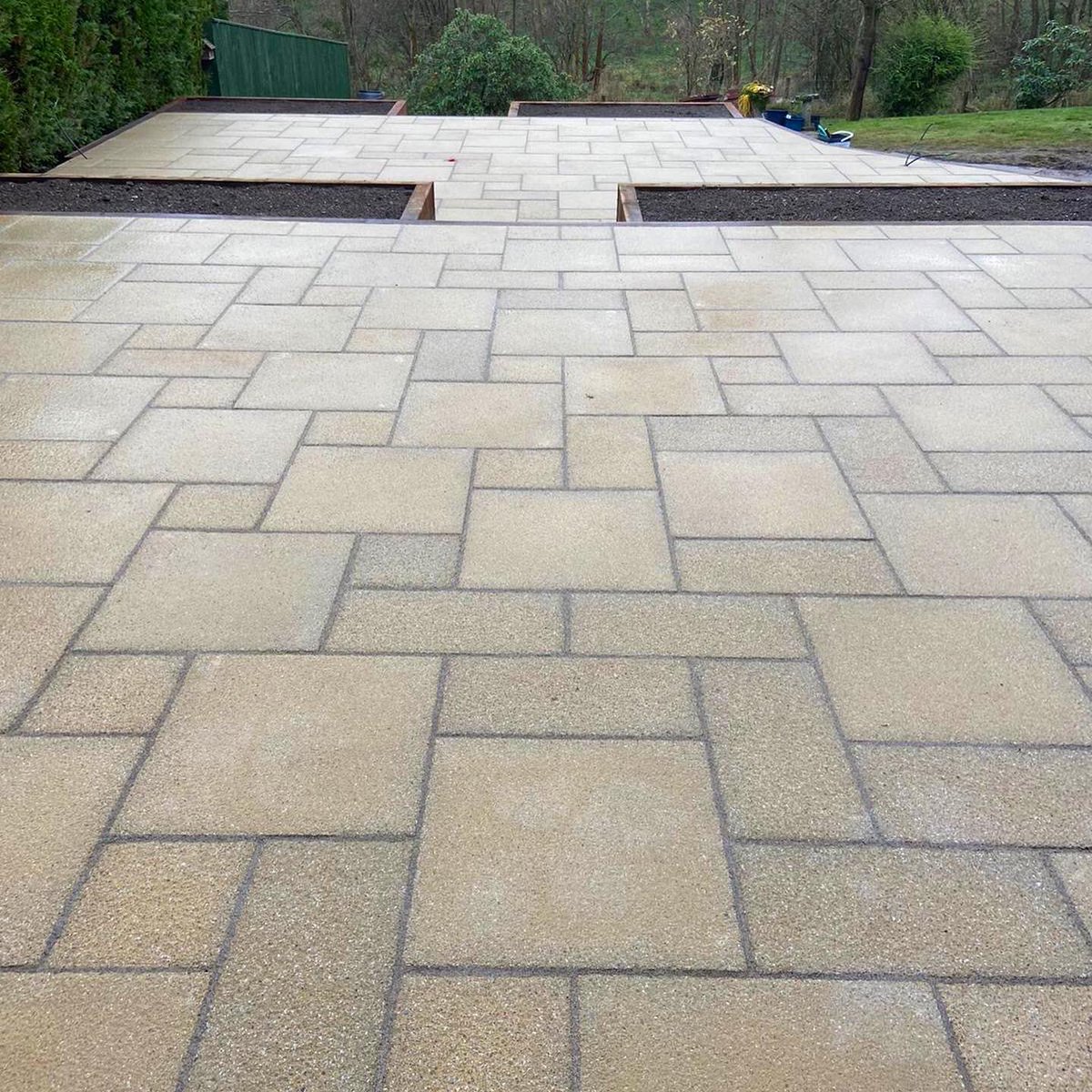 SDProjects's tweet image. A new split level patio in Buff textured slabbing by our Falkirk squad 

Call us on 0141 638 3335 for a free quote 📞