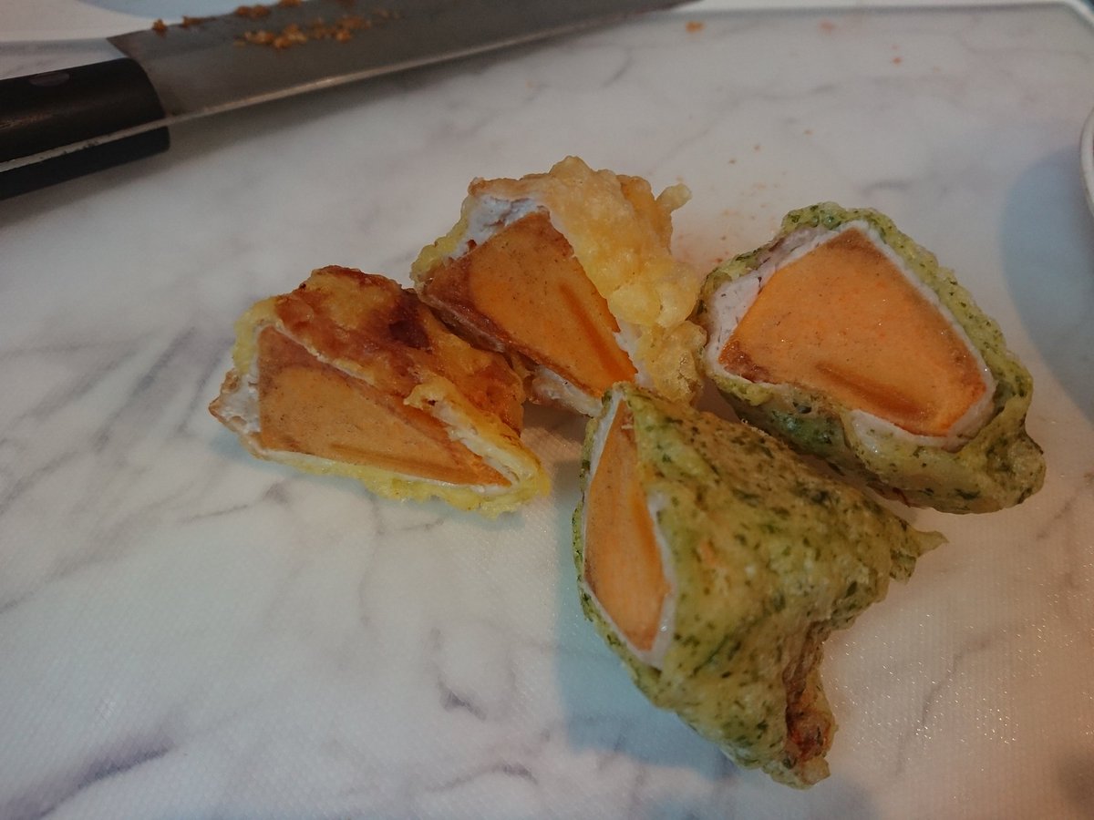 とんかつ専門店 とん吉 カキフライ 天ぷらにしてみたよ 思ったのは そもそも油との相性が合わない気がした きっと水溶性の食べ物だ 加工して油に合わせないといけないやつだ と思うぅぅよぉ 秋山森之進 とん吉 カキフライ はねトび