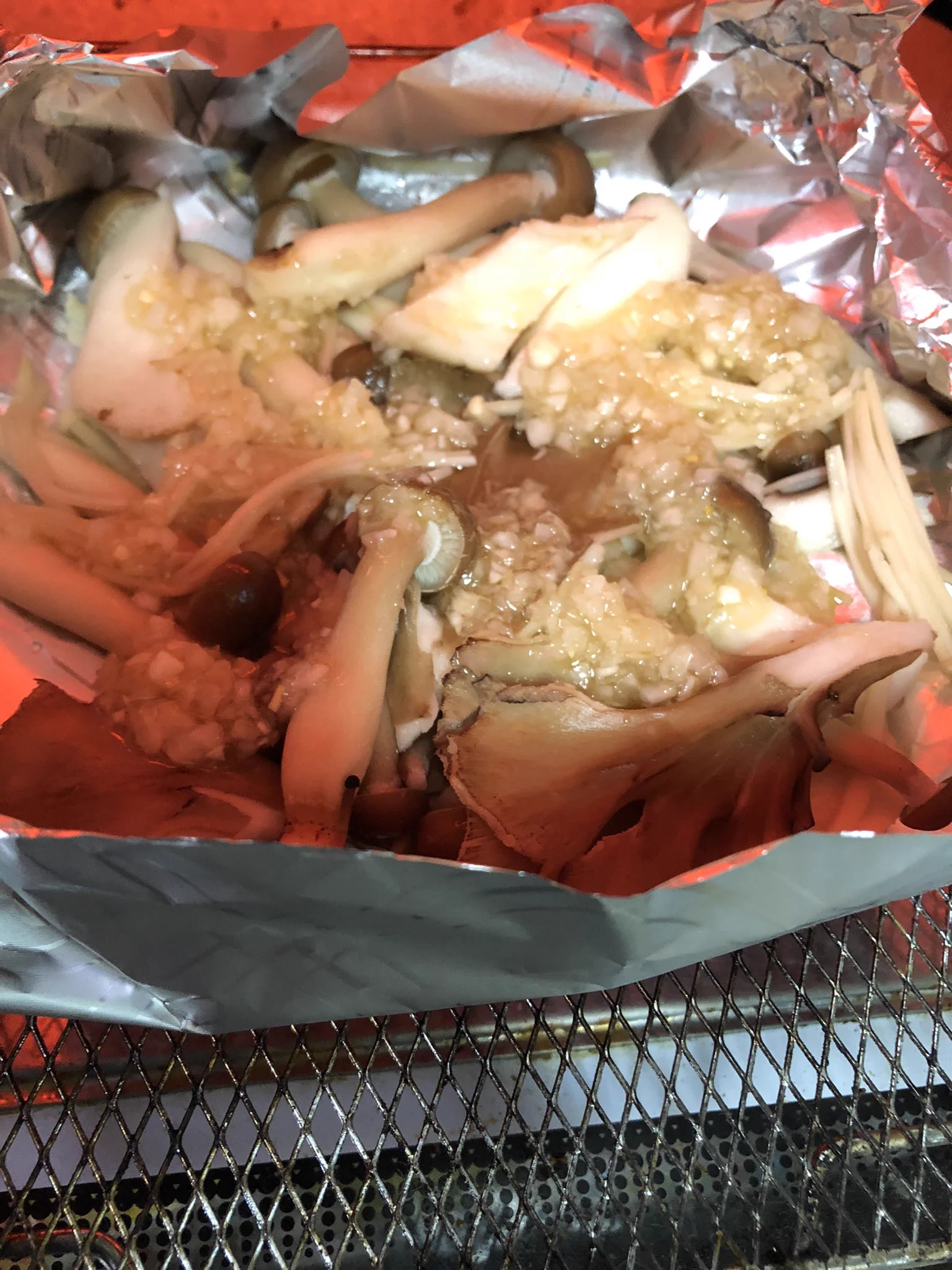 @ore825 しいたけなかったけど食べたすぎて、自家製冷凍きのこストックで間に合わせました！
食べるの楽しみ😝 