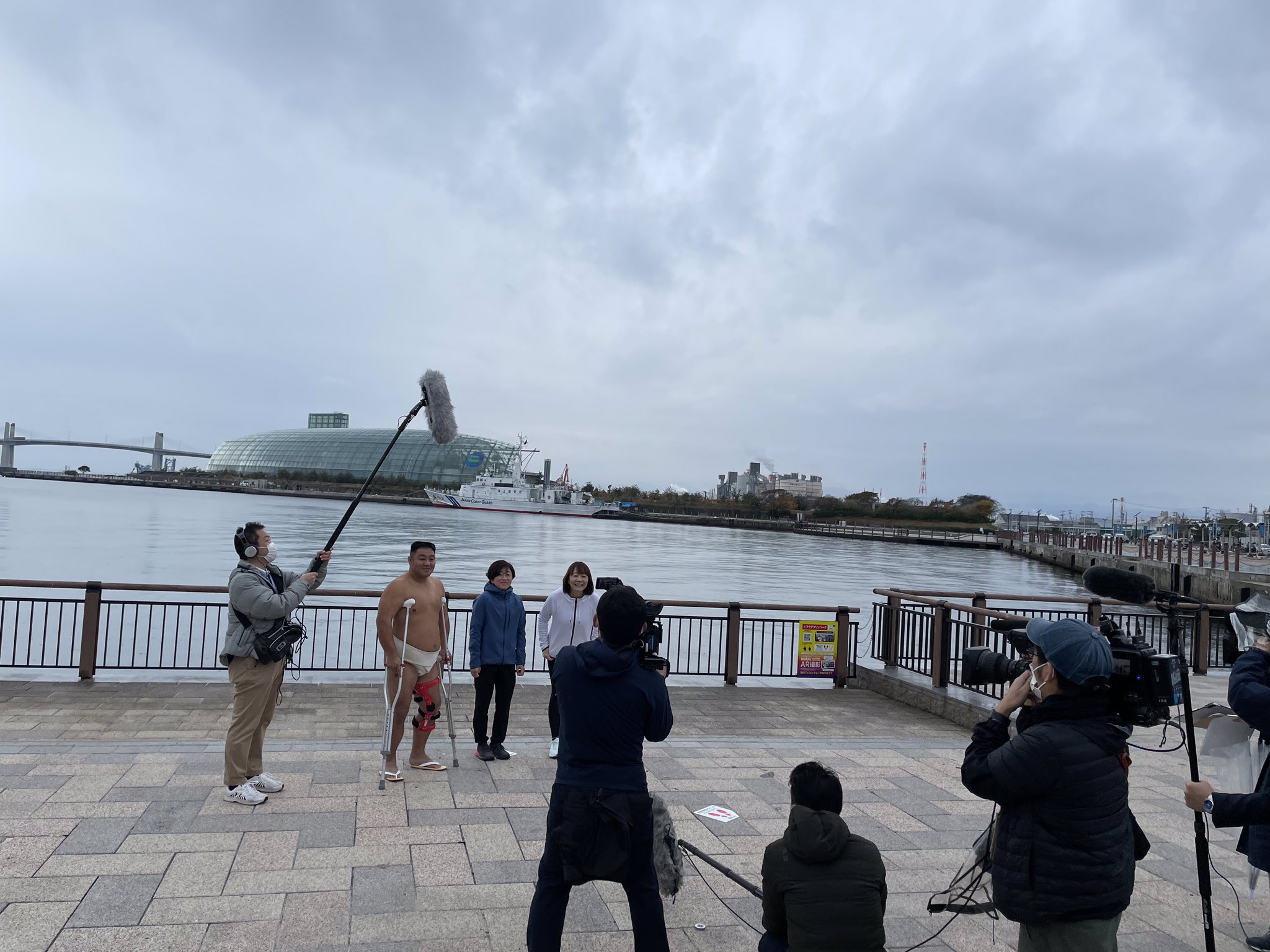 いわきサンシャインマラソン オンラインマラソン Arマラソンのprのため 野口みずきさんにいわき市内で Pr動画の撮影といわき市立内郷第一中学校でトークショー 陸上部へのワンポイントレッスンを行なって頂きました Pr動画本編には 相撲芸人 あ