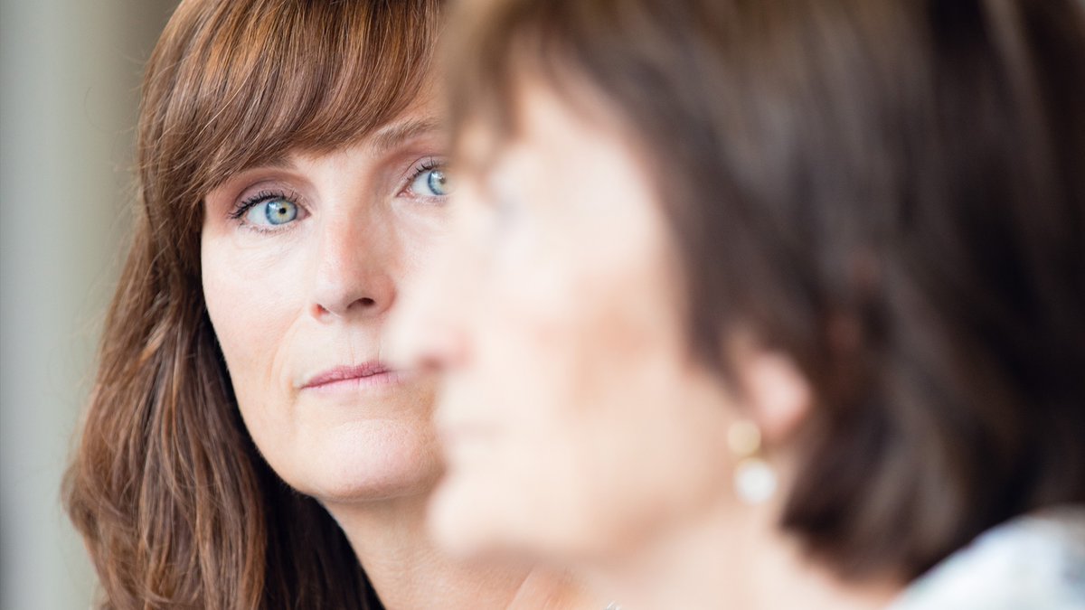 De meet-ups van Moeder aan de Lijn zijn een succes! Wil je zelf een bijeenkomst voor mantelzorgers organiseren: fysiek of online? Meld je aan voor ons online webinar op 10 december. Dan helpen we je met tips, learnings en antwoorden op je vragen. moederaandelijn.nl/webinar