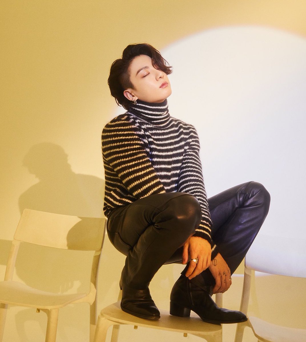 jjkdva's tweet photo. □ single
□ taken
☑ in love with jungkook's undercut https://t.co/tLBh6sG2Y1