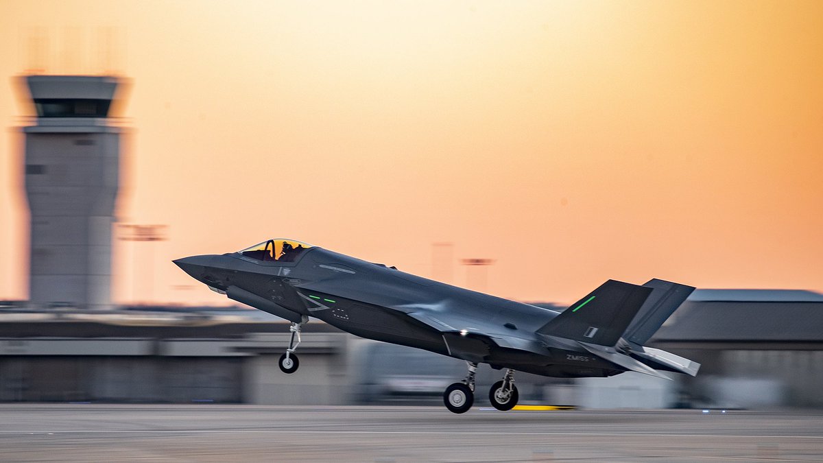 Our next 3 F-35B Lightning II aircraft have departed the @LockheedMartin factory flown by pilots from @OC617Sqn and @OC207Sqn. This increases the UK fleet to 21 F-35s thanks to @DefenceES @theF35JPO and many others. Looking forward to their arrival in the UK over the coming days. https://t.co/BkpkV30fhP