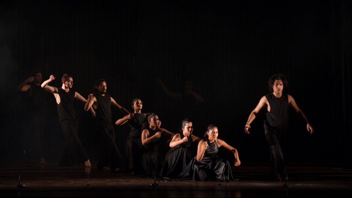 DrishtikonDance's tweet image. Life is never stable... It is always moving from one state to another. Life in its different forms.
Production: Dance Drishtikon 10x10
Photo: India Heritage Desk
@DrishtikonDance #AditiMangaldas @AditiMangaldas