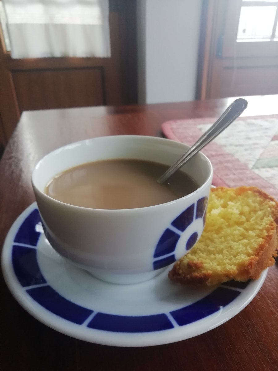 belensoldia's tweet image. Ansia convertida en ritual.🌠☕
Hoxe, café con #IsaacDíazPardo
#Sargadelos #Horadecafe #rituais