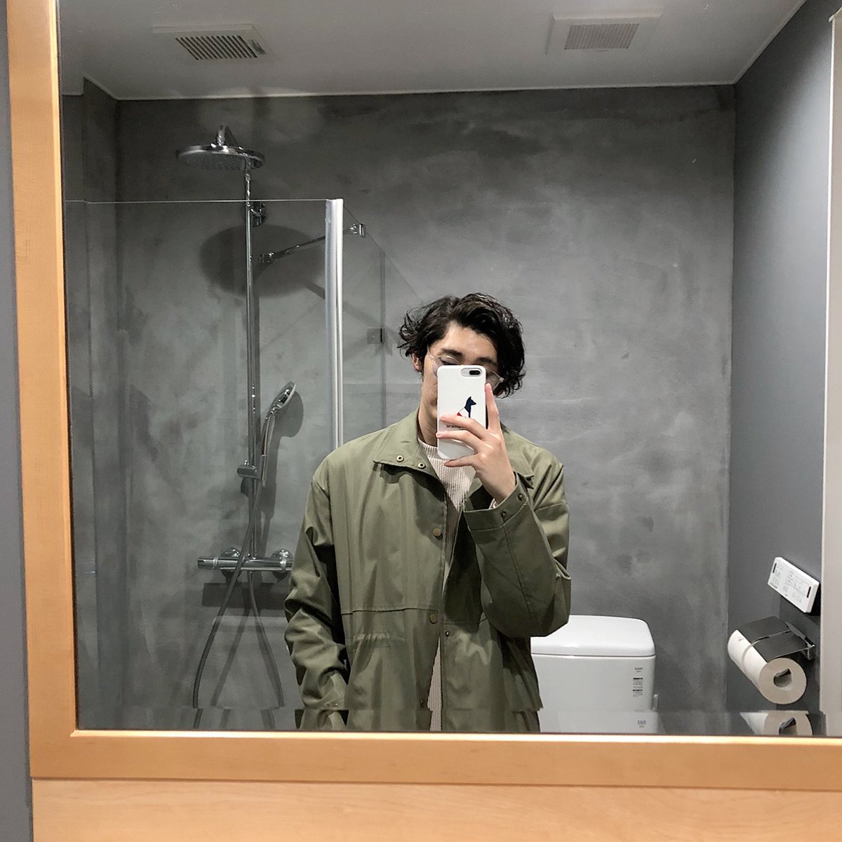fuu_toon's tweet photo. 静岡にあるコスパ最強の宿。
お部屋のシャワールームが無機質ですきだった！大浴場もついて一人一泊3,000円〜。 https://t.co/P0a6eQQ2F5