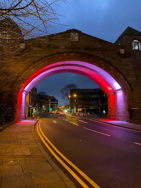 Chester Town Hall and Newgate Bridge were lit up last night in recognition of the dedication and resilience shown by #carers in these challenging times. Carers we applaud you! cwac.co/Dibz2 #CarersRightsDay