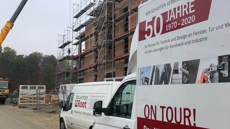 𝗡𝘂̈ß𝗶𝗻𝗴 𝗢𝗡 𝗧𝗢𝗨𝗥!

Unser #Nüßing-Messe-Mobil steht allzeit bereit, für eine spezifische Beratung mit Hilfe von innovativen Produkten, bei Ihnen vor Ort. So sorgen wir mit den passenden Produkten für praxisorientierte Lösungen, direkt auf Ihrer #Baustelle.

#Nüßingontour