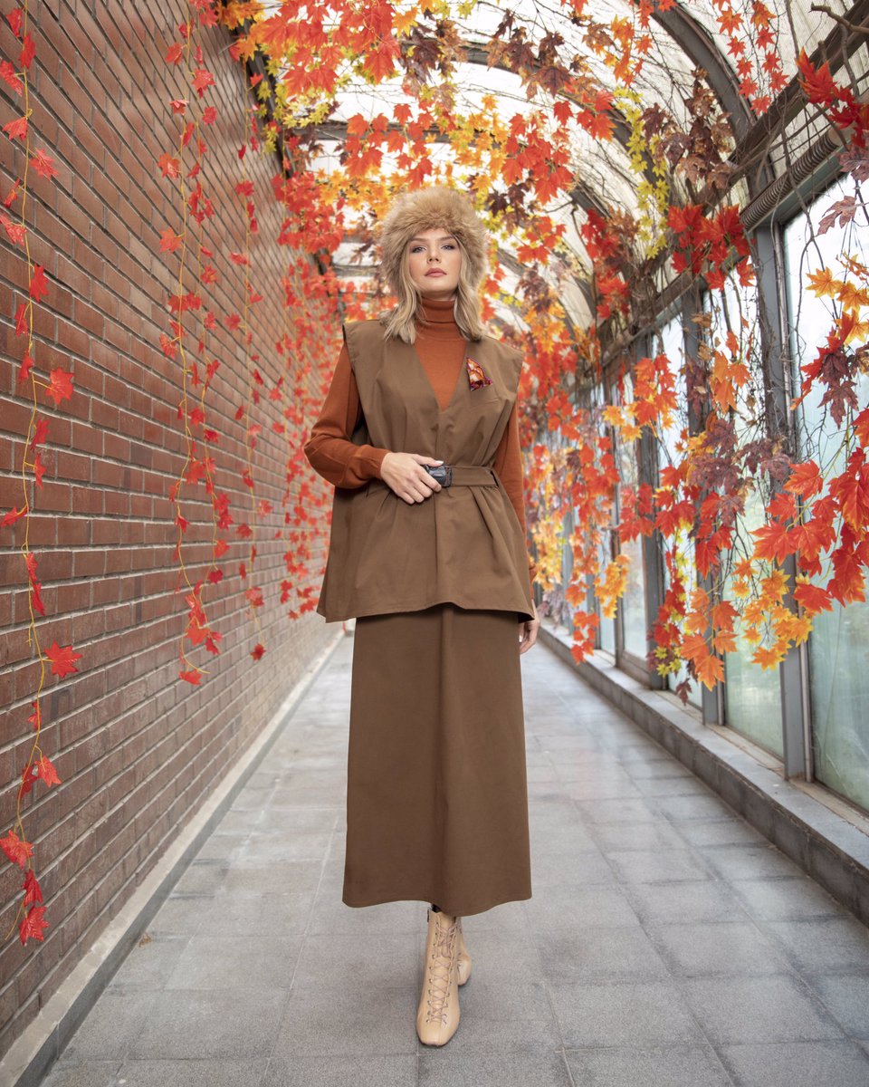 Mist Takım.. çok seveceğinize inanarak ister spor ister klasik kombinleyebileceğiniz bir parça olarak tasarladık 🧡 vücut hatlarınızı belli etmeyecek farklı tasarımıyla sizleri eşsiz kılacak MİST TAKIM lansmana özel %30 İNDİRİM ve ÜCRETSİZ KARGO..