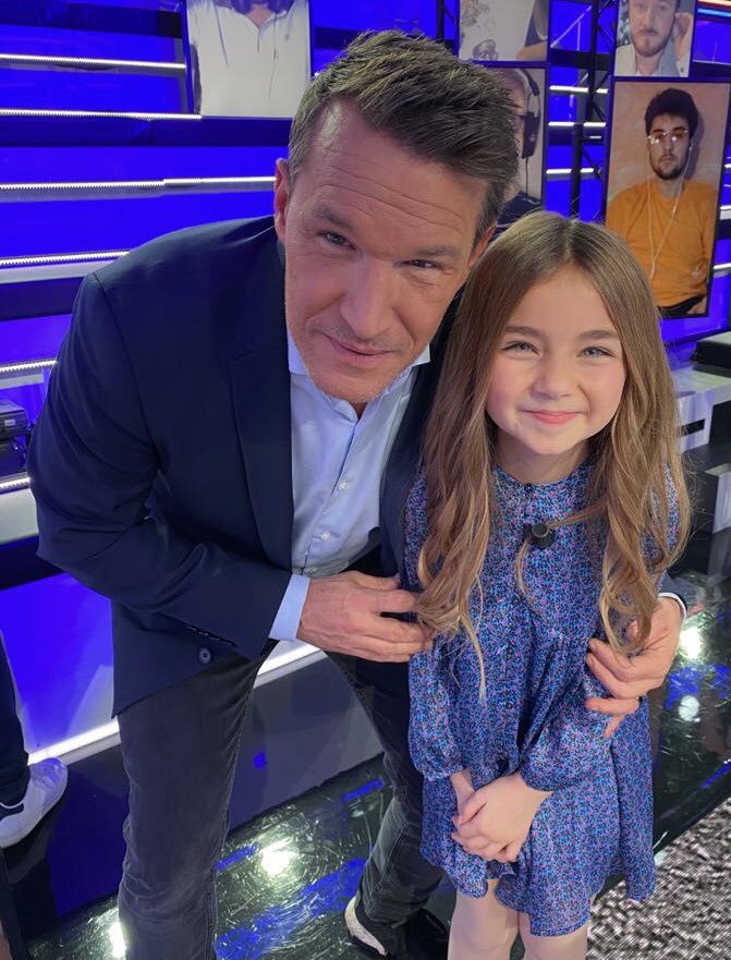 ValentinaOff_'s tweet image. Retrouvez-moi avec toute l’équipe de @TPMP ce soir à 18:05 sur @C8TV 💜💜💜