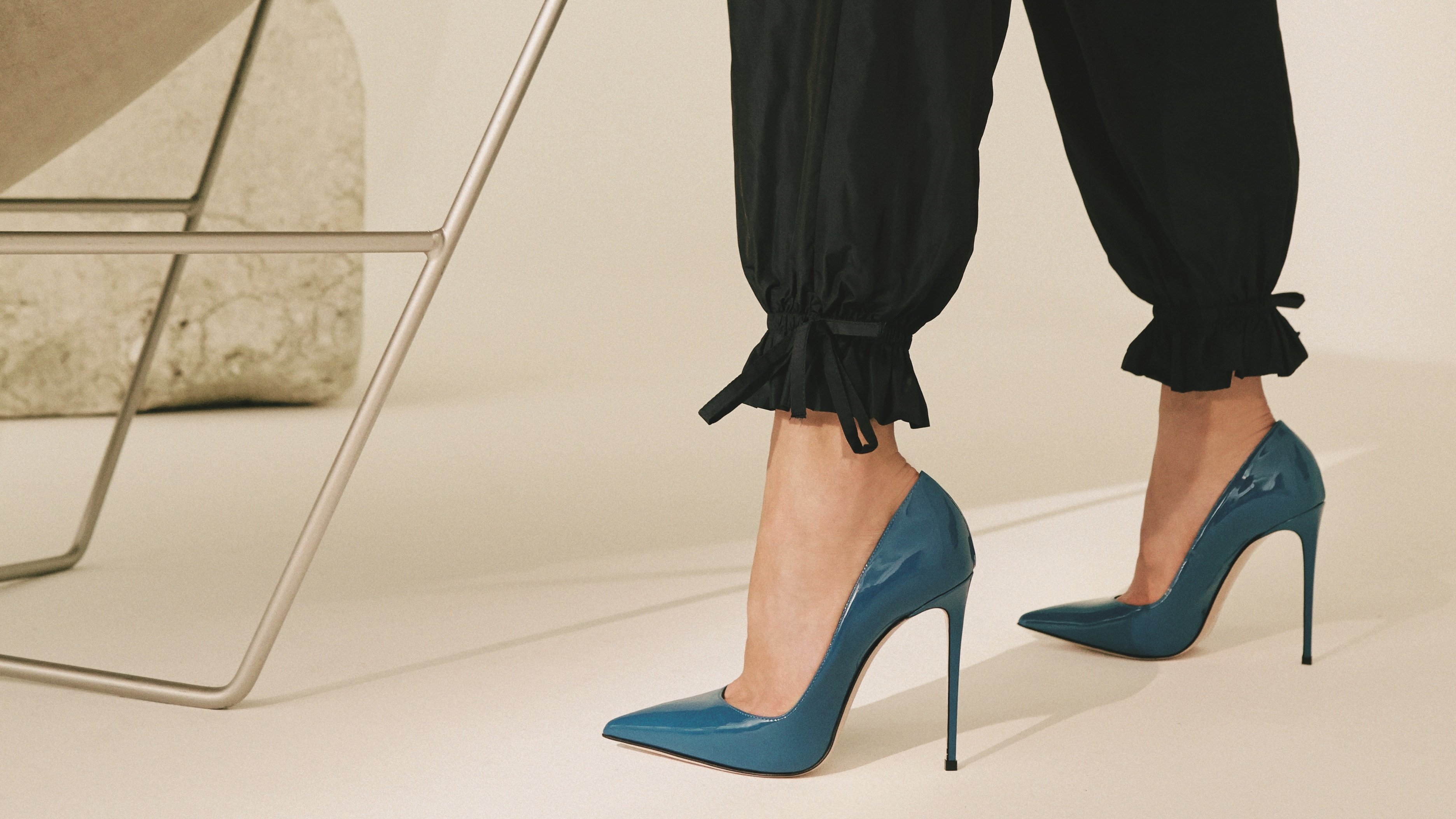 Le sales silla heels