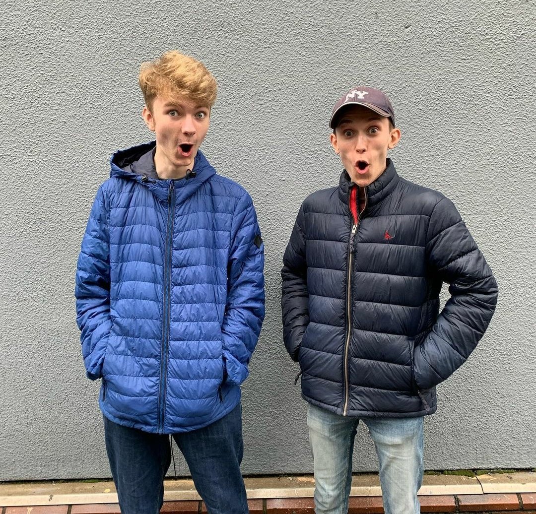 forget tommy and his red shirt, its tommy and his blue puffy jacket it always has been.