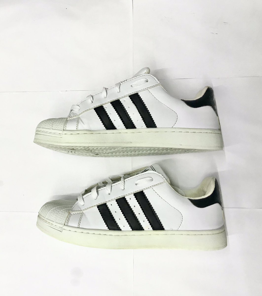 _footed's tweet image. NEW STOCK AVAILABLE⚡️⚡️.Please retweet, my customer is on your TL🙏🏼

First frame : Converse Chuck Taylor | size 44| #10,000

Second frame : All Stars Warrior| size 40| #7,000

Third frame : Adidas Superstar 2| size 42| #6,000

Please Retweet and Send a DM to order⚡️⚡️ @_DammyB_