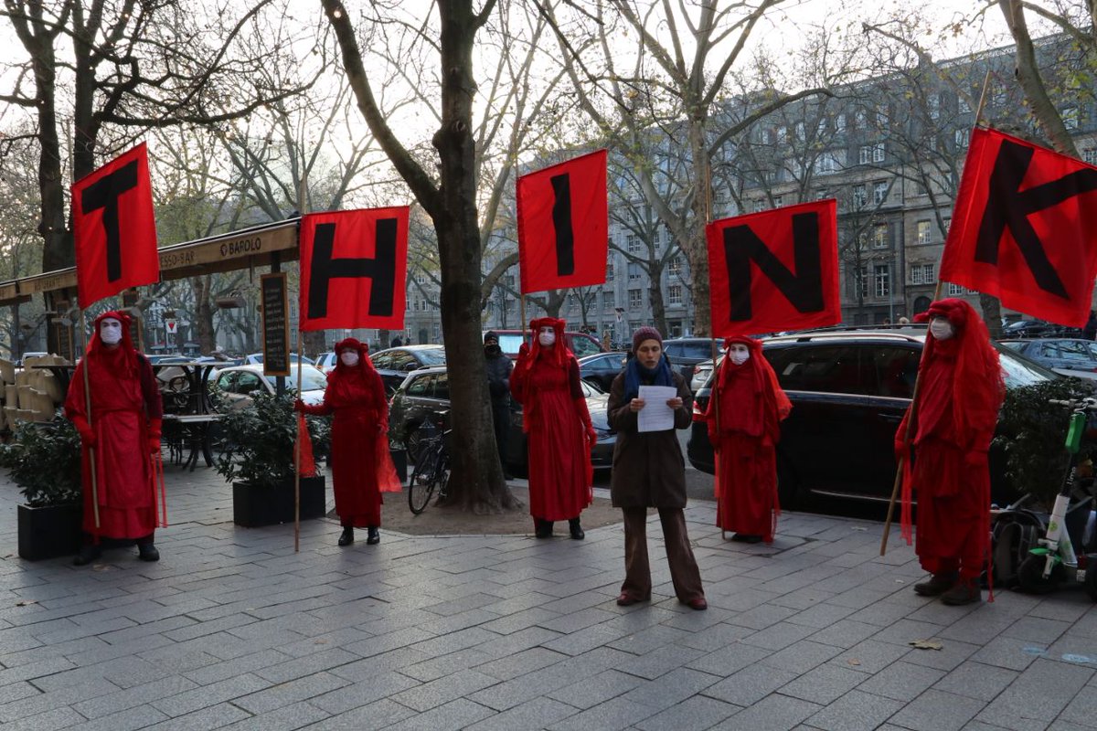 NRW_XR's tweet photo. Zum #BlockFriday des #BlackFriday laufen in ganz NRW bunte kreative, aufrüttelnde Aktionen, gg Massenkonsum, für unser aller Zukunft.
Schaut mal bei @AachenRebellion @BonnXr @BochumXr @XR_Bielefeld @DortmundXr @XR_Duesseldorf @XR_Duisburg @XRSiegen u.a. rein!
#ExtinctionRebellion https://t.co/9AQ6fftPXP