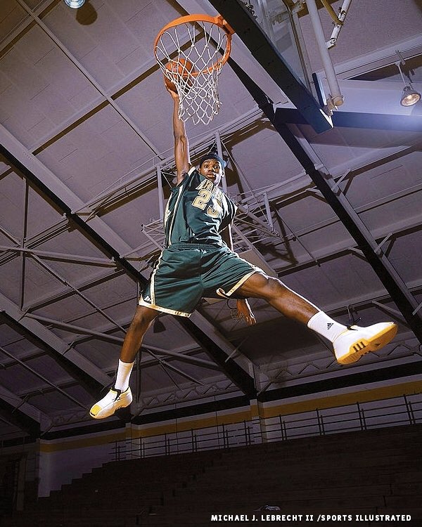 ThrowbackHoops's tweet photo. The Chosen One https://t.co/NGvj96e81m
