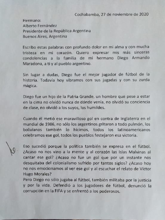 alferdez's tweet photo. "Diego no solo jugaba al fútbol, también militaba por la justicia y por la vida". 

Gracias @evoespueblo por tus palabras de afecto hacia él y hacia la Argentina. Todos y todas necesitamos un abrazo. https://t.co/WM1un8R1lT