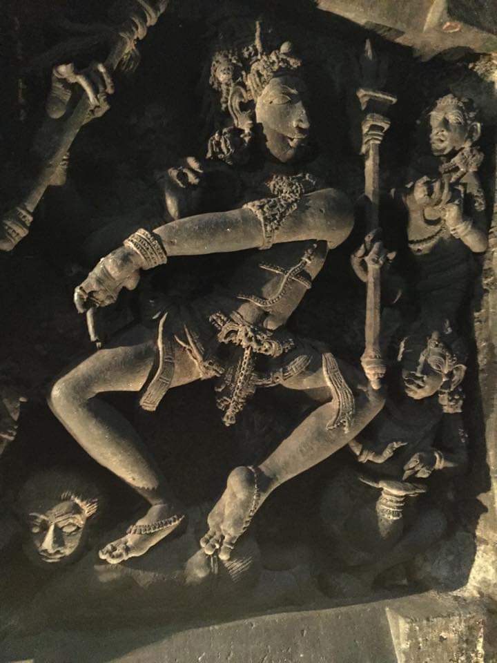 ಪಶ್ಚಿಮ ಗಂಗ (Western Gangas) ರಾಜವಂಶ ಅಥವ ತಲಕಾಡು  #ಗಂಗರು (೪- ೧೦ನೇ ಶತಮಾನ) ಅರಸೊತ್ತಿಗೆಯು  #ಕರ್ನಾಟಕ ದ ಅತ್ಯಂತ ಪ್ರಾಚೀನ ಪ್ರಸಿದ್ಧ ರಾಜವಂಶಗಳಲ್ಲಿ ಒಂದು.ಗೊಮ್ಮಟೇಶ್ವರ  #Shravanabelagola 971 CE - ChavundarayaTandavamurthy ceiling Panel, Aralaguppe  #Tumkur880 CE – king Rachamalla II #Karnataka