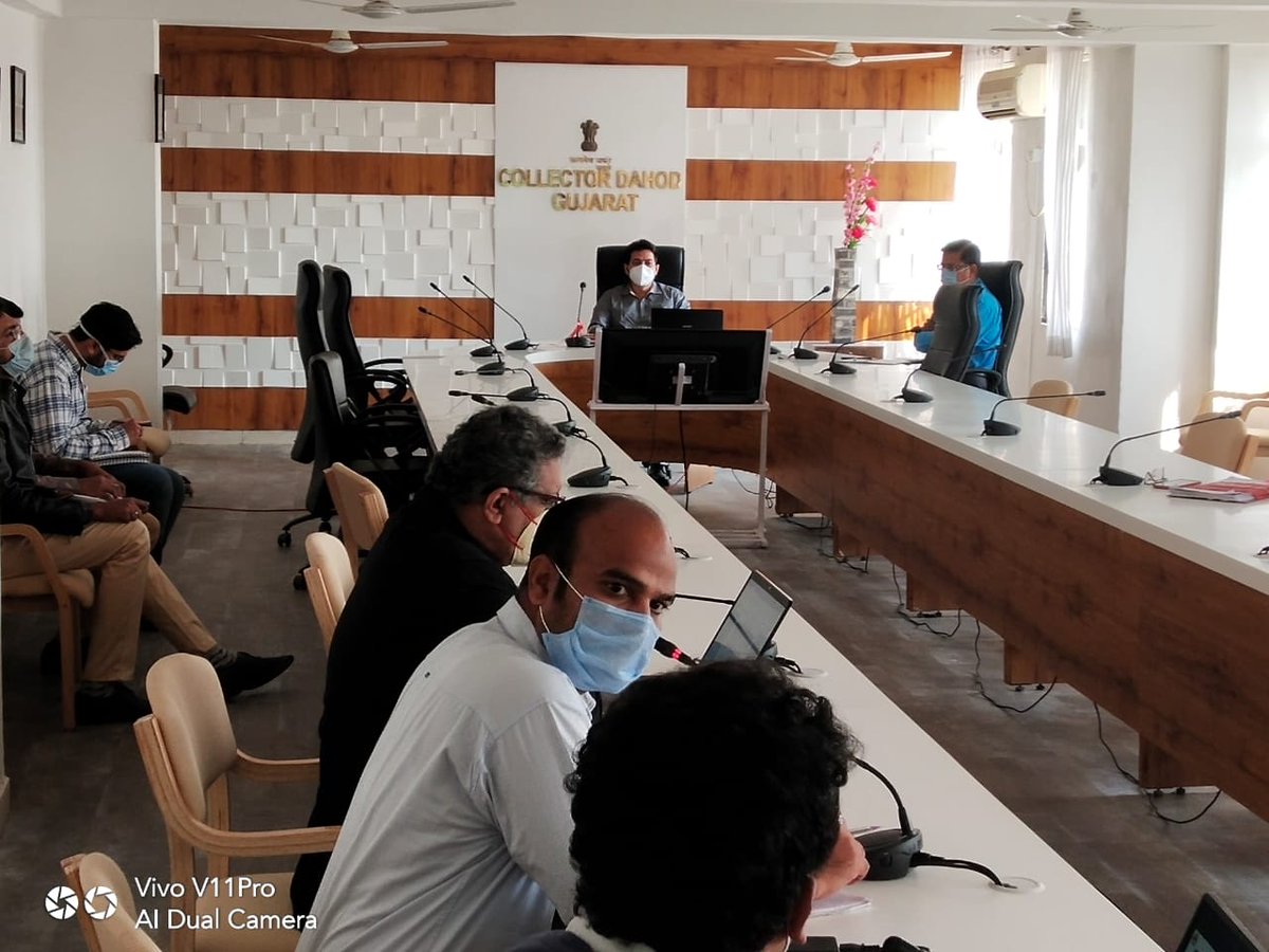CeoDSCDL's tweet photo. Weekly review meeting was held at Collector office, Dahod today. The CEO &amp; Additional CEO instructed the team to kickstart the work once again since the festivities are over.

#SmartCity#SCM#SmartCityDahod https://t.co/yrEExwrIoo