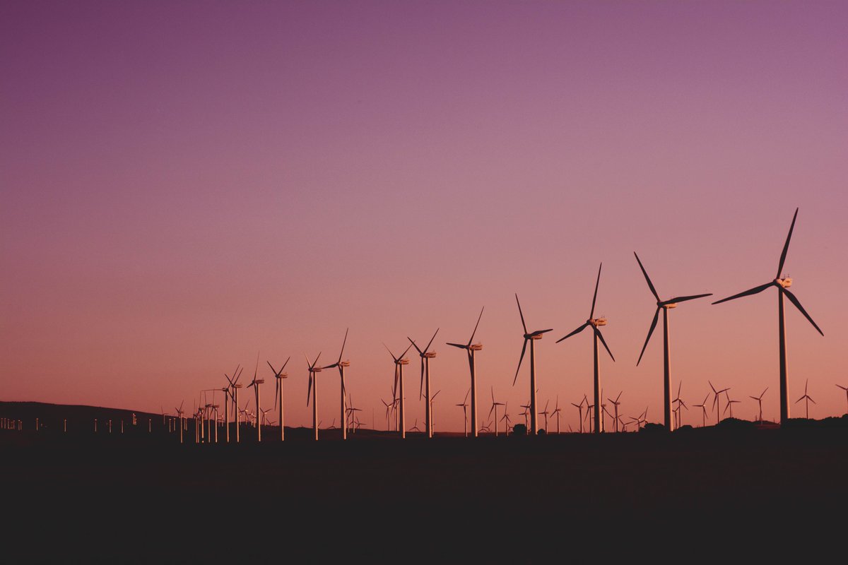 The development of wind energy will be a key part of the UK’s green economic recovery and help support communities across the UK by providing thousands of jobs 👏
That’s why we’re supporting #WindEnergy and why it’s part of our #10PointPlan for a #GreenRecovery #UKWindWeek https://t.co/31sBG9RQk3