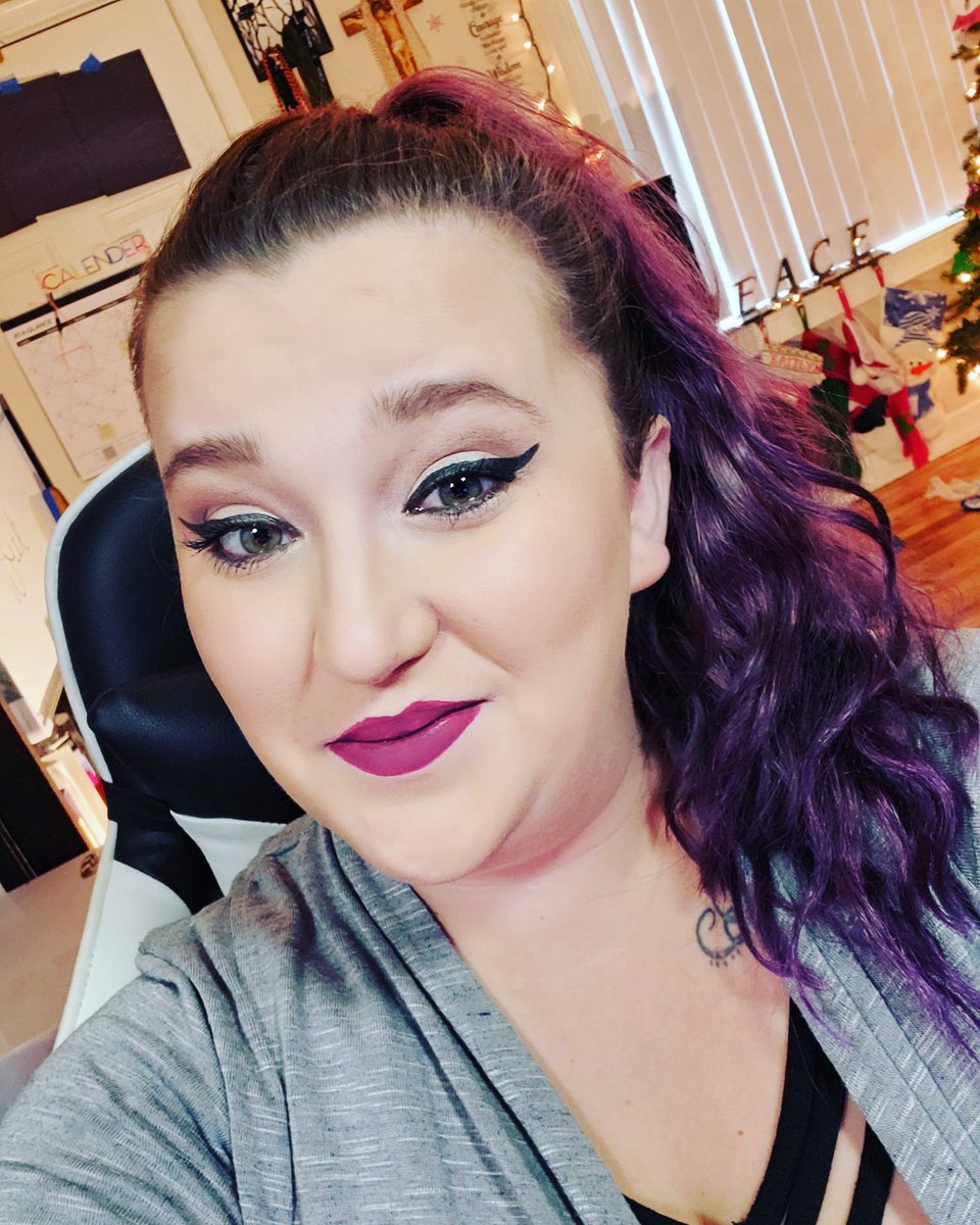 MrsSweenes74's tweet photo. Today is the day! 15hr stream coming your way! No kids in my house And the $5 steam giftcard giveaway at the end of it! https://t.co/fLsz3ovtBM  #realmroyale #assassinscreed #drawful2 #twitchsings #valorant https://t.co/5aYeIJn1LU