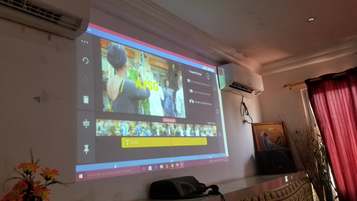 ajsg_guinee's tweet photo. #InfosCovid19 #FormationMojo J2
Les formateurs présentent #Kinemaster, la pratique du montage via le smartphone commence.@WFSJ @FondHirondelle @anss_guinee @guinee_oms @sbskalan https://t.co/FduUN441S8