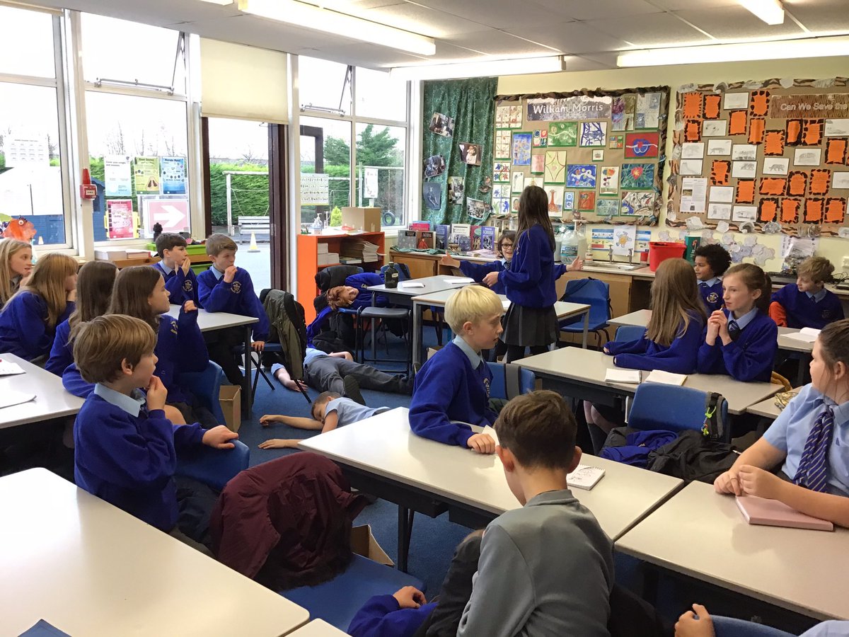 FrodManor's tweet photo. Who could the murderer be? #winkmurder #partyafternoon #TolkienClass https://t.co/vQhfgGjNmD