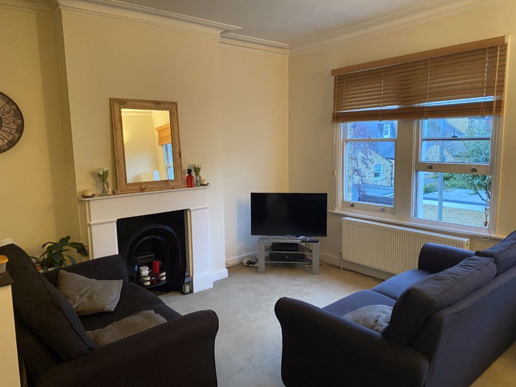 CastleEstatesSL's tweet photo. Reduced Property: Dempster Road, London, SW18 - £130 pw https://t.co/umK2aKDqXh https://t.co/jeJQdRj9Ds