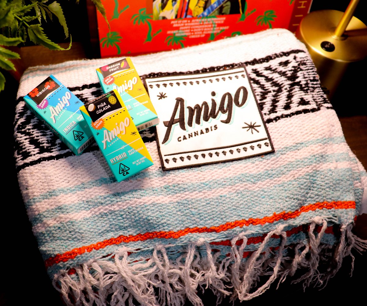 TheHighNoteCA's tweet photo. We're making shopping for the holidays a little easier with bundle deals. Today only while supplies last!
@Amigocannabis Carts + Blanket Bundle = $80 ($100 value)
@ErvanaCraft Flower + Prerolls + Bag = $100 (150 value)
Ervana Prerolls + Ashtray = $45 ($80 value) https://t.co/qoTEbxmu6A