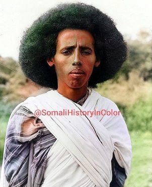 ColorSomali's tweet photo. The #Somali man is a noble, friendly, brave, appreciative, religious, proud, humble, cultural with strong heritage and identity. 

"Once you met a Somali, your prospective in life gets easier."

#SomaliHistoryinColor #mogadishu #somalia #somali #somaliman https://t.co/8Aw6es3dnM