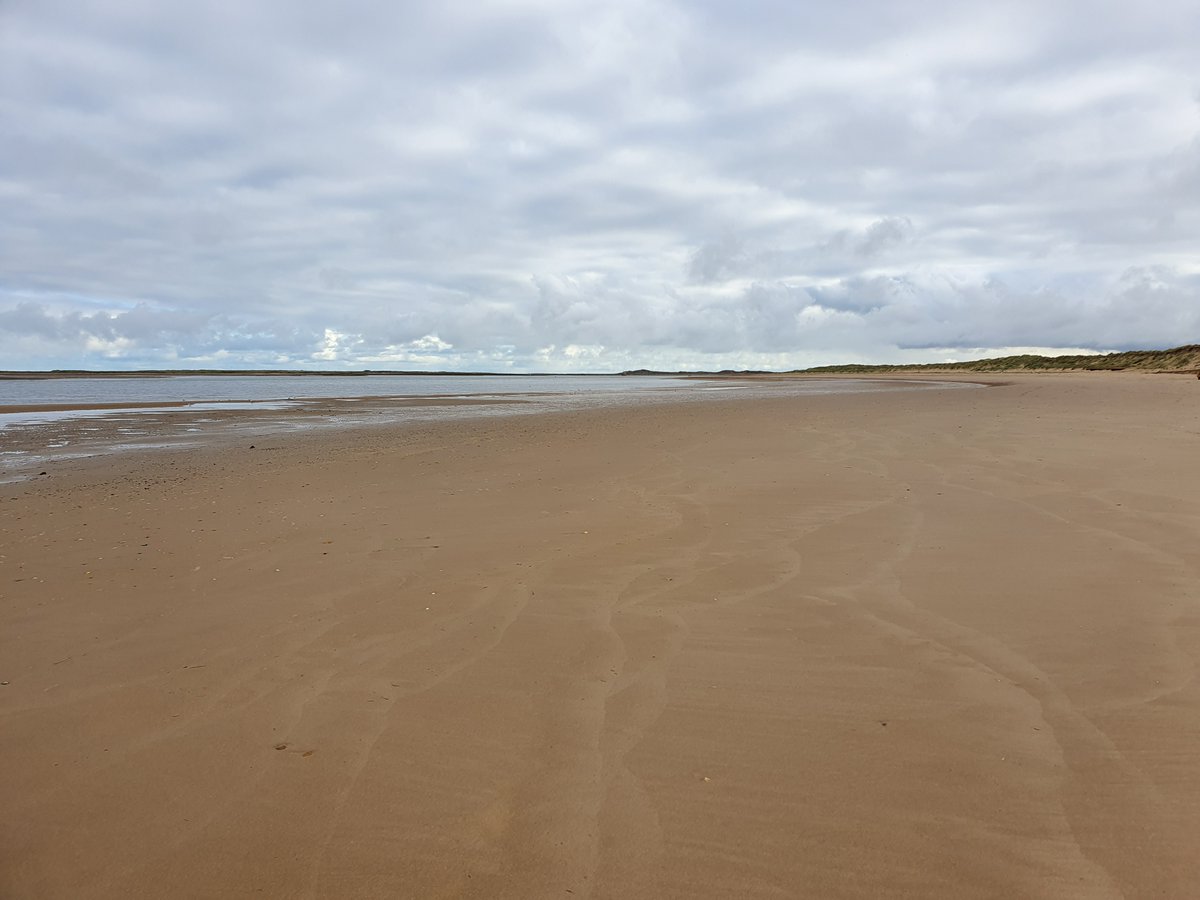 HideawaysGroup's tweet photo. Our happy place ☺️
(Literally any Norfolk beach)
#MyHideawaysAdventure https://t.co/9nOgm8w4Z1