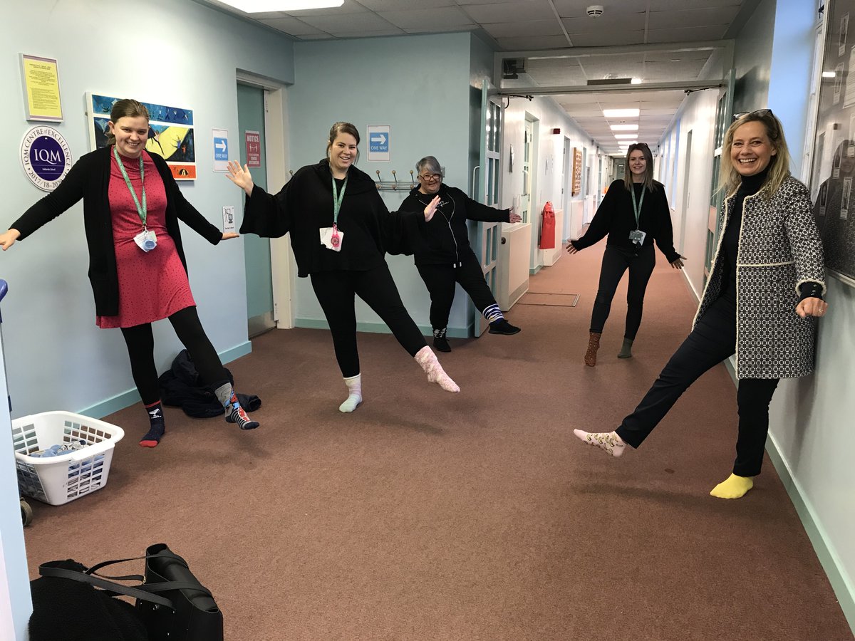 OaklandsSchool_'s tweet photo. 🐿️🧦Odd Socks Day for anti-bullying week today at Oaklands #MentalHealthAwareness @ABAonline #unitedagainstbullying #inclusion #kindness https://t.co/6CqDb0O08Z