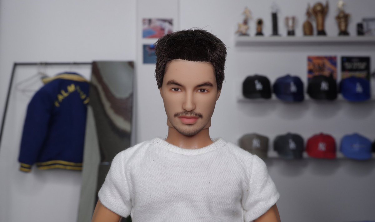 Bin_dave's tweet image. “Hey.. Mico”
- Xavier 
My doll version of @tonythesharky as Xavier de Guzman of @Black_SheepPH ‘s #hellostrangertheseries 
Can’t wait for the #HelloStrangerTheMovie 🌈🥰❤️😘
#xavmi #jcton #xavier #blseries