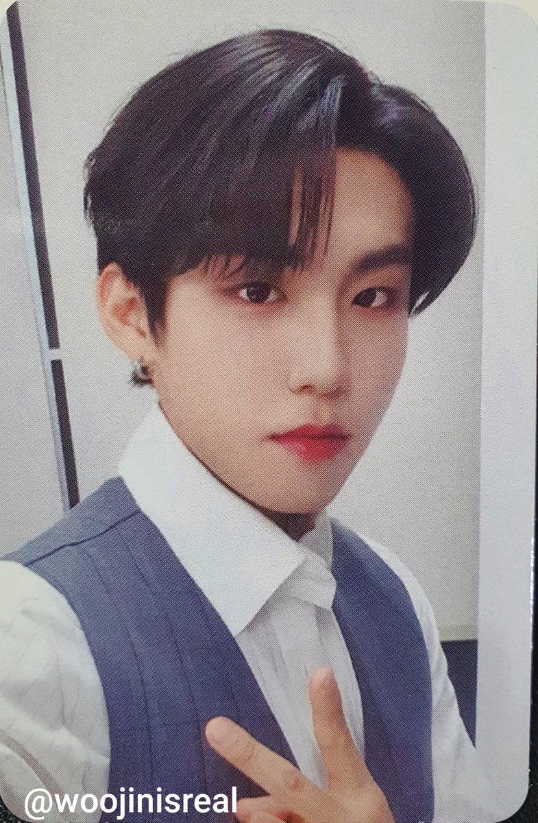 woojinisreal's tweet photo. 아 미친 멬스 당첨폴라 #박우진 사인폴라 왔어 ㅠㅠㅠㅠ 세상 멋진 믓쟁이 포즈하는 울 천재 갱얼쥐좀봐🤣🤣 나만 없는 우진 폴라 탈출이다 ㅜㅜㅜ 맼스 미공포카도 개인 단체 할거 없이 진짜 개존예라서 눈물 좔좔흘리고 있음 ㅠㅠㅠㅠ감사합니다 멬스 ㅠㅜ앨범 더 살게요 진짜루 ㅠㅠㅠㅠㅠㅠ https://t.co/LNA2FPIsqT