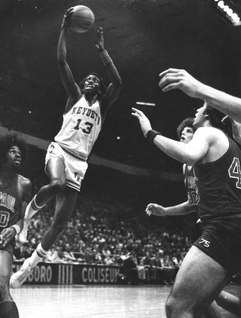SoConSports's tweet photo. 𝐑𝐨𝐧 𝐂𝐚𝐫𝐭𝐞𝐫, #SoConHOF Class of '18. (@VMI_Basketball)

Carter scored 2,228 career points for the Keydets &amp; graduated with 7️⃣ school records, including his scoring average of 26.3 PPG his senior year.

#HOFFriday🌟 

More about Carter➡️ https://t.co/YgVFazXNw3 https://t.co/5BbuyijJY8