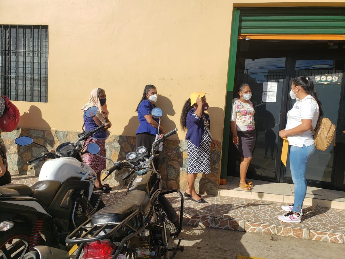 Midesgt's tweet photo. En el municipio de Barberena, Santa Rosa se realiza el pago a beneficiarios de #ProgramaVida.

#GuatemalaNoSeDetiene https://t.co/vpAMATTy1A