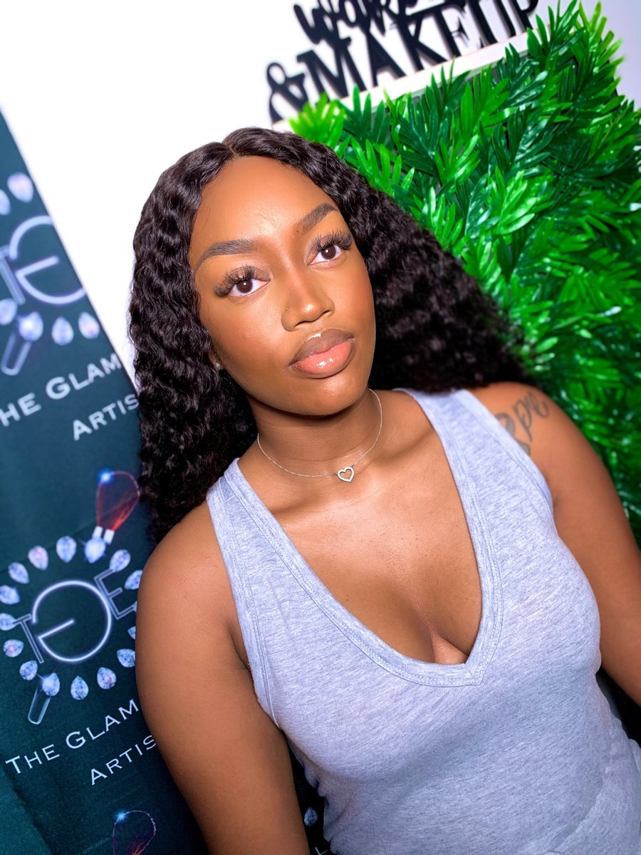 _TheGlamEffect_'s tweet photo. Naturally Beautiful 🤩 #makeup #alabamamua #montgomerymua #myasu #prattvillealabama #prattvillemua #morphe #juviasplace https://t.co/EtTOydhZVc