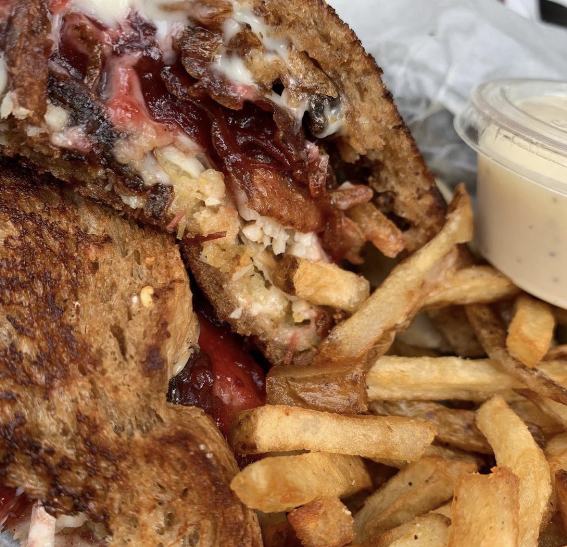 Say yes to the dress...ing! 😂 Maybe your thanksgiving wasn’t exactly traditional this year, we still have you covered with our leftover thanksgiving sammy! 🦃 🥪 Roasted turkey, cornbread stuffing, cranberry sauce, mayo, and crispy fried onions on toasted wheat, gravy for dippin