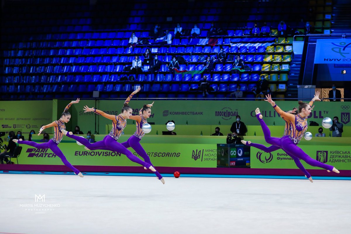 OlympicUA's tweet photo. 💙🧡🥉🏆Вітаємо збірну України з художньої гімнастики з першою нагородою домашнього чемпіонату Європи. Анастасія Возняк, Валерія Юзьвяк, Марія Височанська, Маріола Боднарчук, Діана Баєва, Ніколь Красюк здобули бронзу у групових вправах. 

📸@MuzychenkoMaria
 #Kyiv2020Rg #ech2020 https://t.co/1a1wgZgL7r