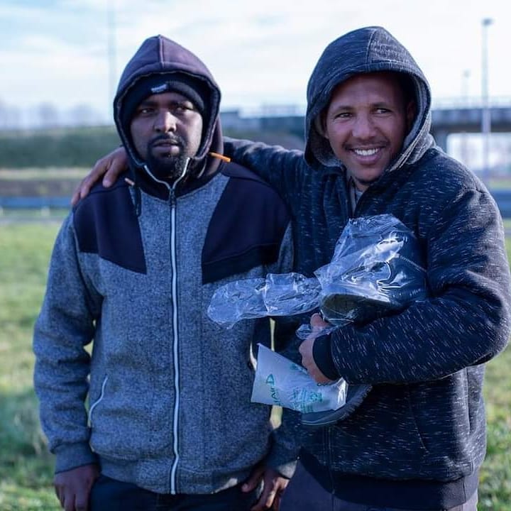 SecoursProtesta's tweet photo. **SOS Migrants - MISSION CALAIS** :Vos dons financiers sont arrivés à destination. Vous avez fait des heureux.Merci pour eux !
Entre l'achat des chaussettes/chaussures, l'achat de nourriture, et les frais de déplacement vous aurez financé au total 3000€.Merci de votre confiance. https://t.co/RzUjsoVyqs